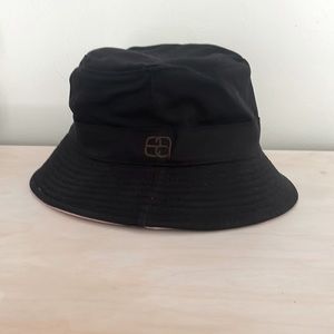Vintage Y2K deadstock EA reversible cotton twill bucket hat in black/pink.